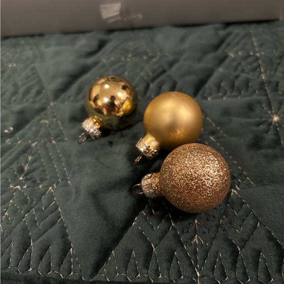 ✨🎄GlucksteinHome Gold Holiday Ornaments (Set of 49) - Picture 6 of 7